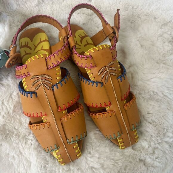 NEW Farm Rio caramel palm tree Whipstitch vegan flat buckle sandals 6 - Picture 4 of 11